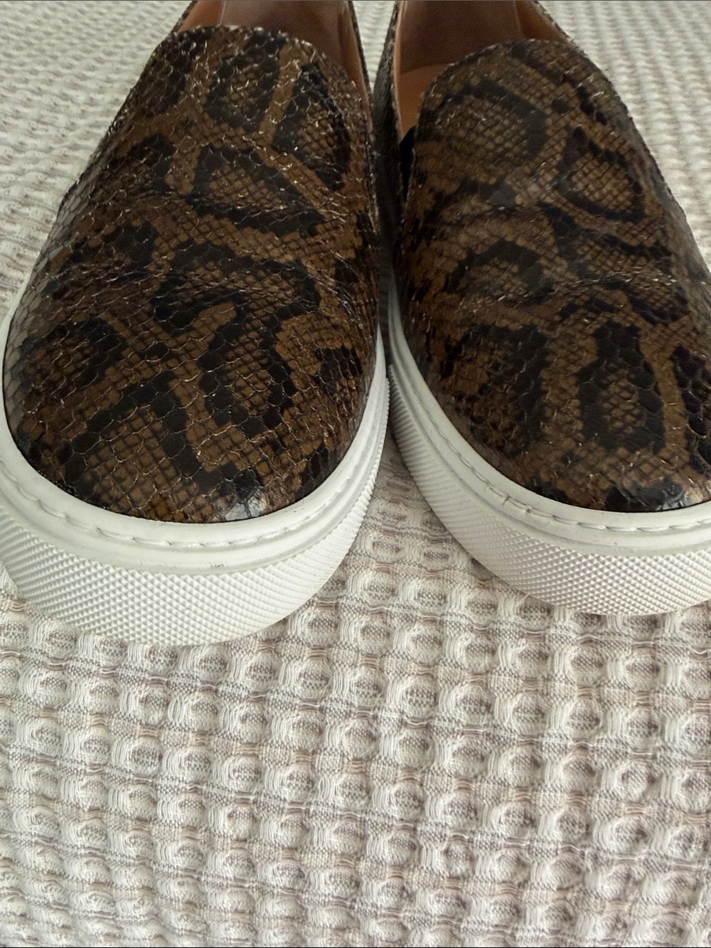 Aquatalia Loafers size 7.5 worn once! - Picture 8 of 8
